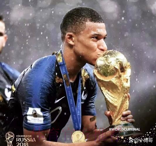 官方:56场43球5助 姆巴佩当选皇马赛季最佳球员 官方:56场43球5助 姆巴佩当选皇马赛季最佳球员